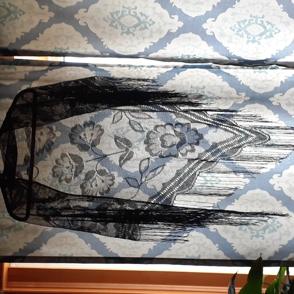 Black sheer wrap - Picture 3 of 3